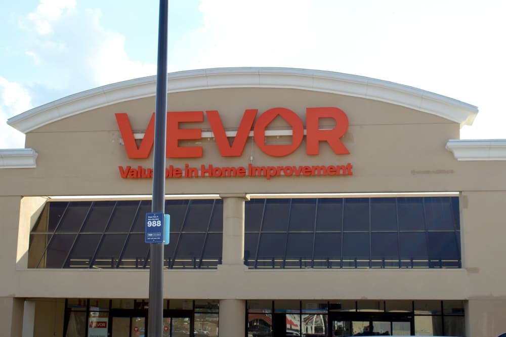 Vevor to open at former Big Lots location on Jones Road