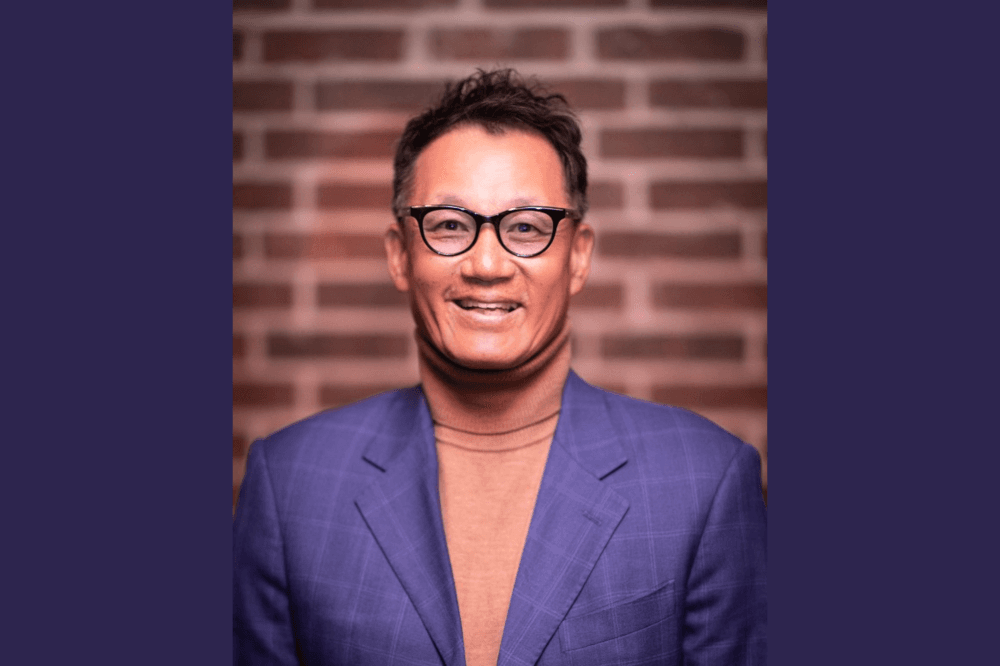 Dr. Pak's headshot