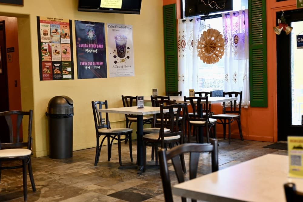 Burger Vibe serves halal patties that are ground in-house. (Roo Moody/Community Impact)
