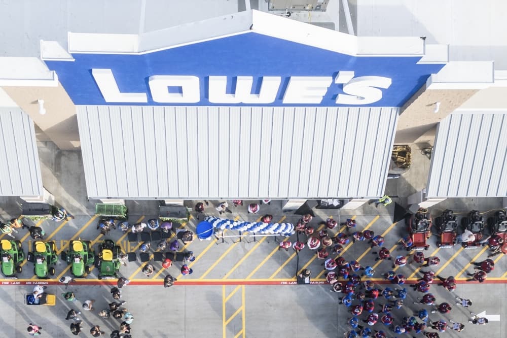 Lowe’s to open a new store in Manvel, debut self-service paint kiosks