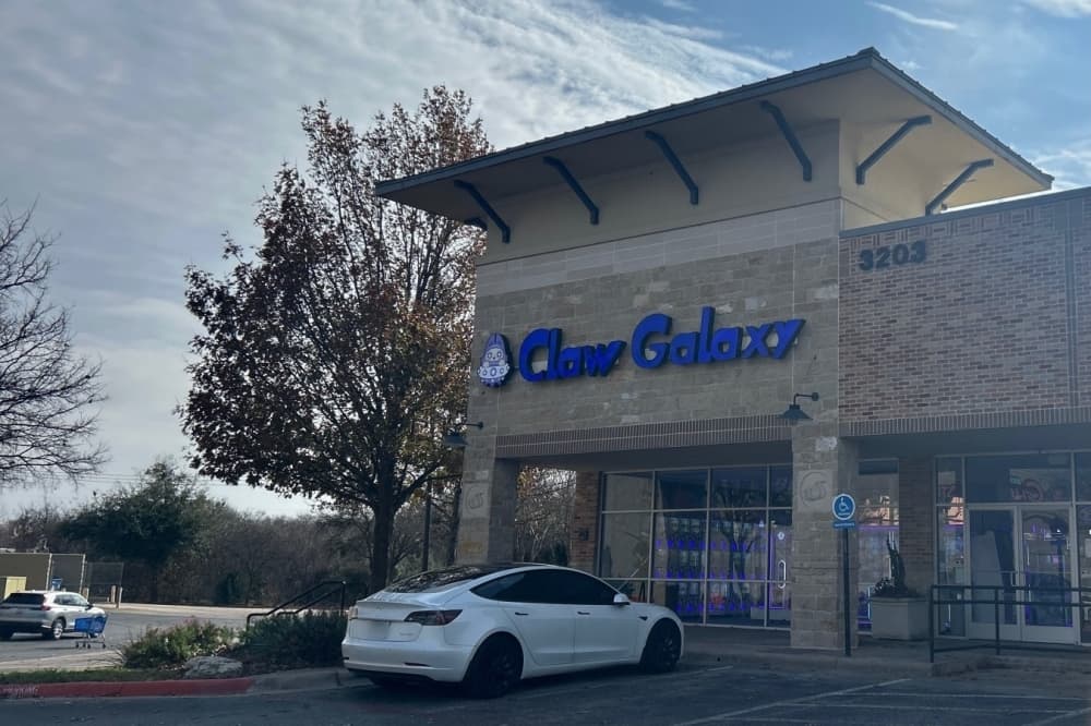 Claw game arcade now open in Round Rock Crossing