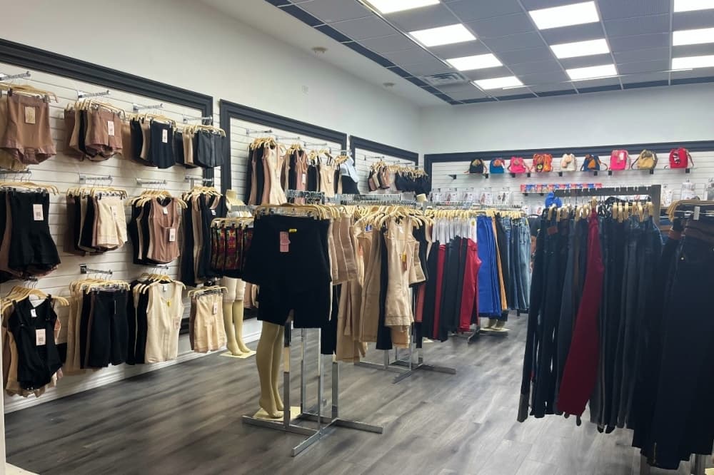 El Palacio selling shapewear in Grapevine