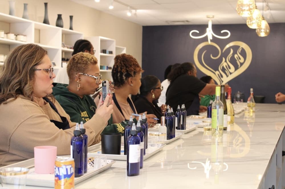 New candle bar and boutique opens in Katy