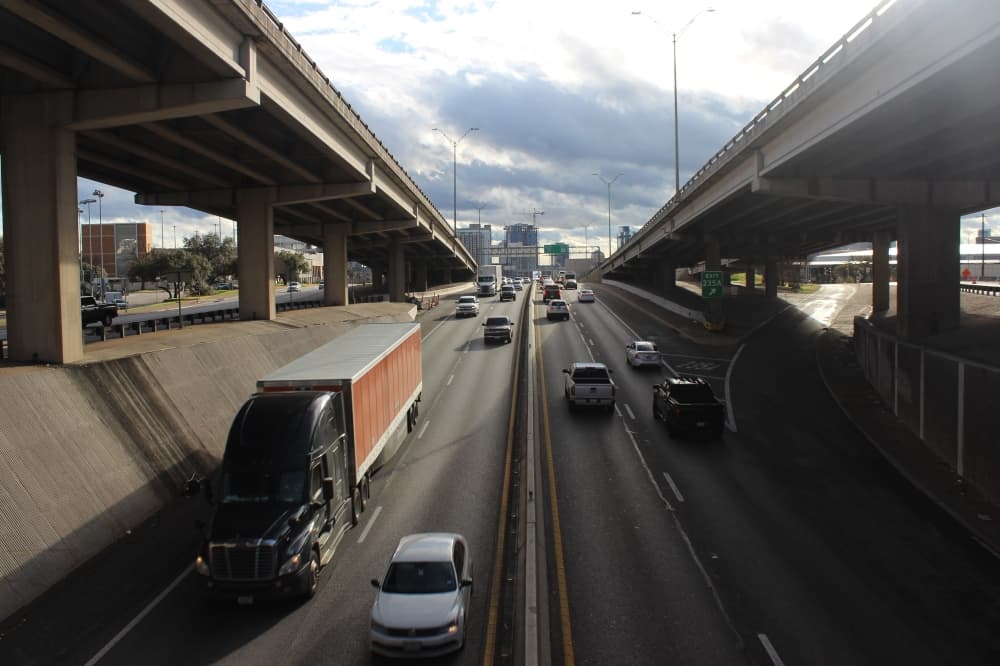 Austin finalizes $69M 'stitch' deck plans spanning I-35 between 41st Street, Red Line rail