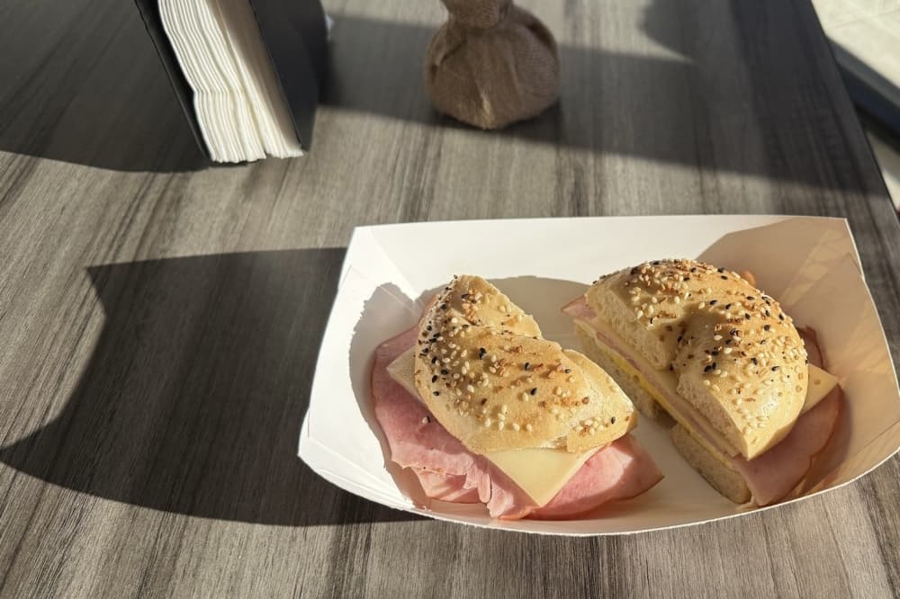 bagel sandwich