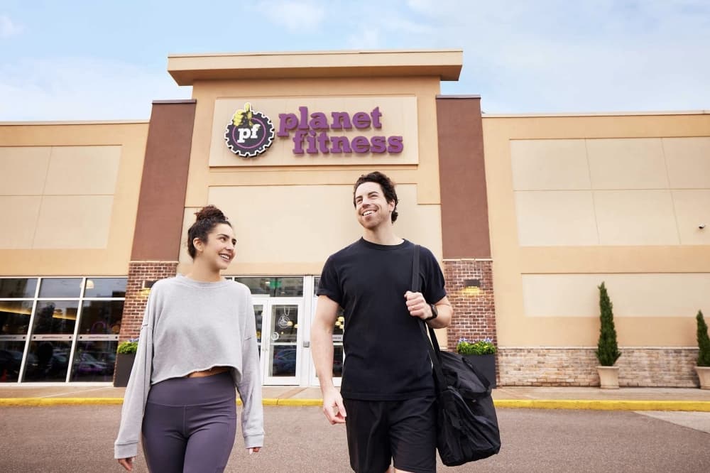 Planet Fitness opens new location near NRG Stadium
