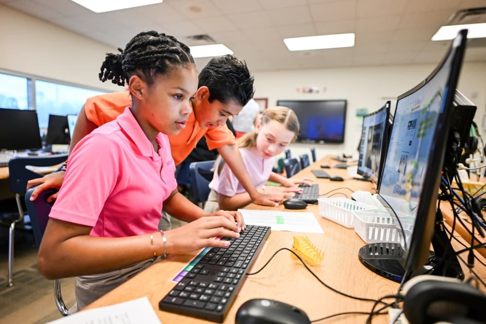 children at computers