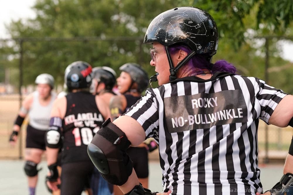 An image of a referee. 
