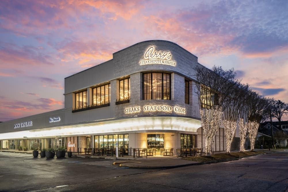 Perry’s Steakhouse & Grille to close River Oaks location