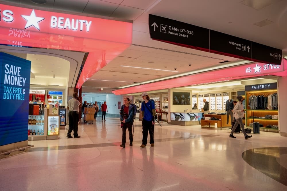 iStyle officials celebrate January opening at George Bush Intercontinental Airport