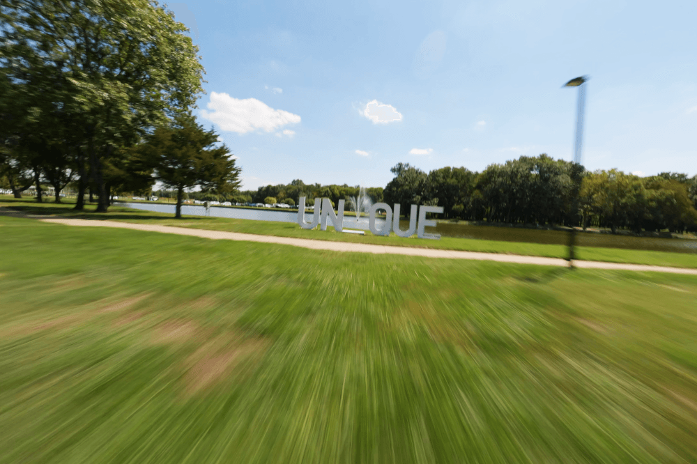 Photo of Un Que sign