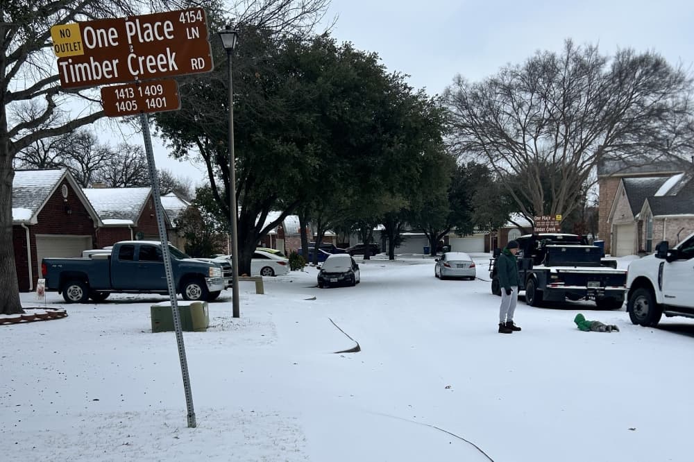Flower Mound, Highland Village, Argyle delay trash collection because of weather