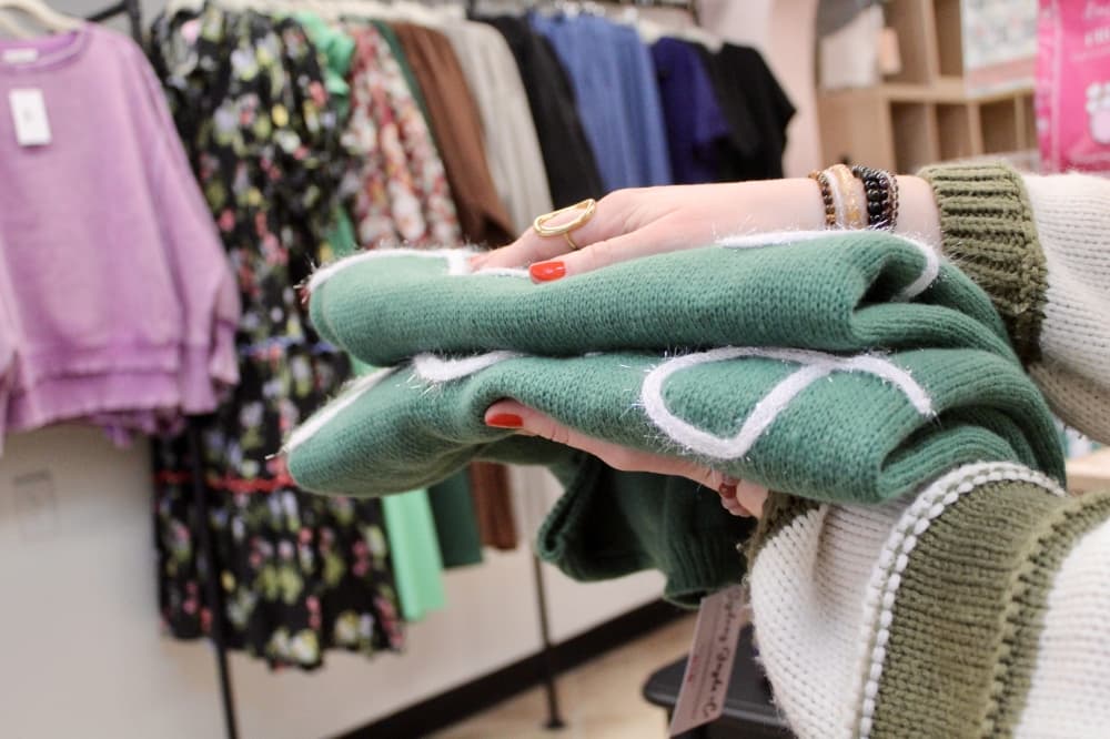 At Sydney Jayde Co, customers can find basics and seasonal items. (Jovanna Aguilar/Community Impact)