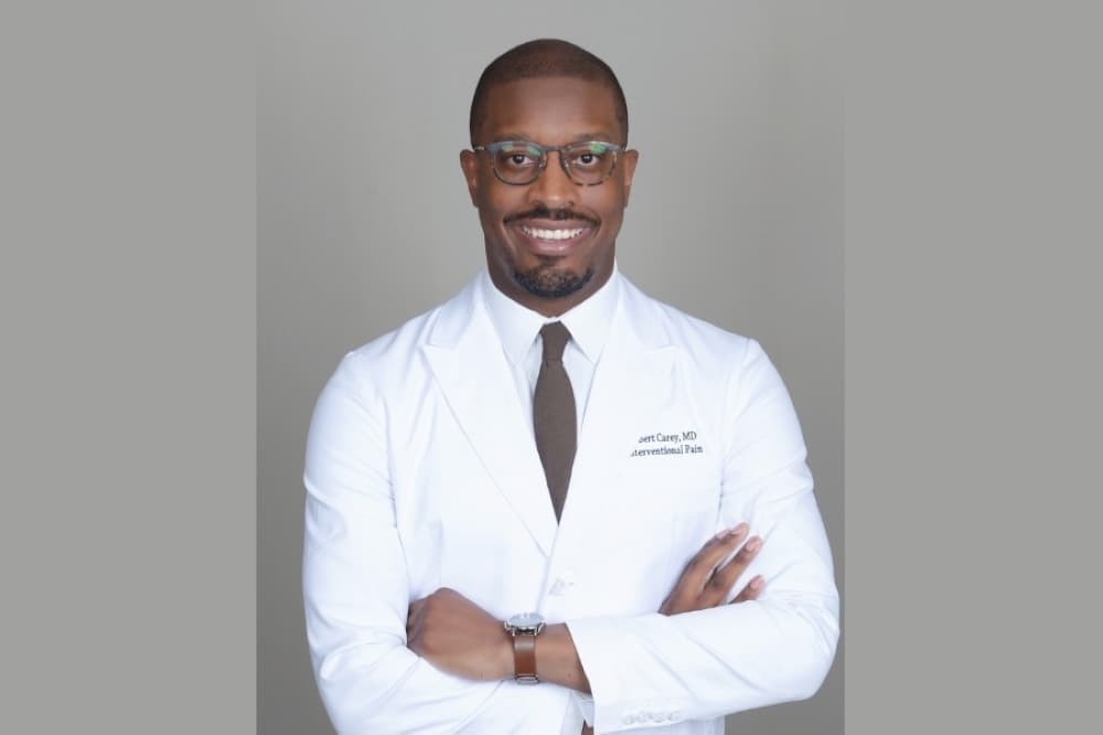 Dr. Albert Carey headshot