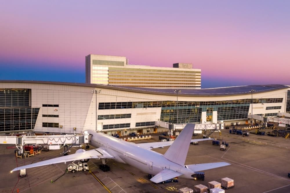 The view of Grand Hyatt DFW Airport from the airfield 