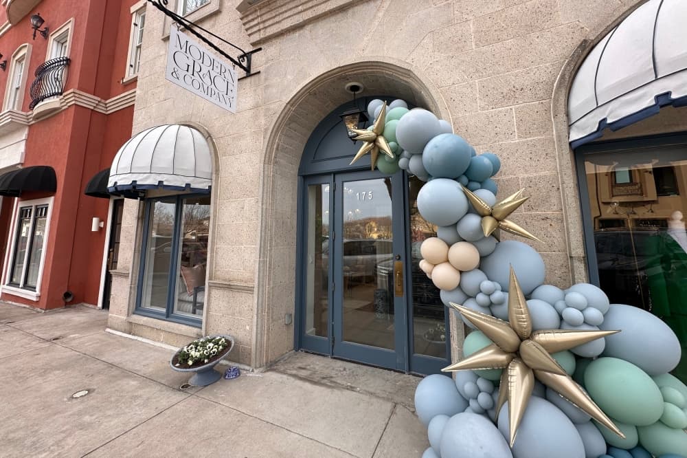 Co-owners Erin Letz and Jennifer Kinney held a grand opening for their new home decor shop on Feb. 12. (Heather McCullough/Community Impact)