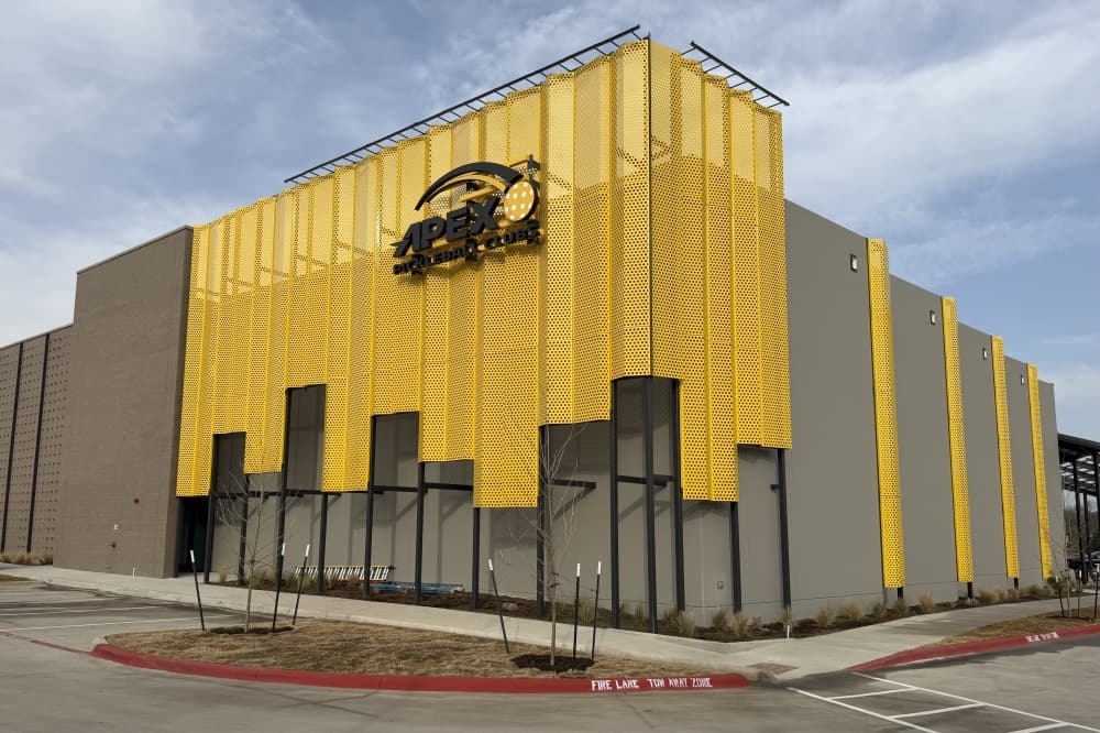 Apex Pickleball Clubs, PickleDilly’s restaurant now open in Cedar Park