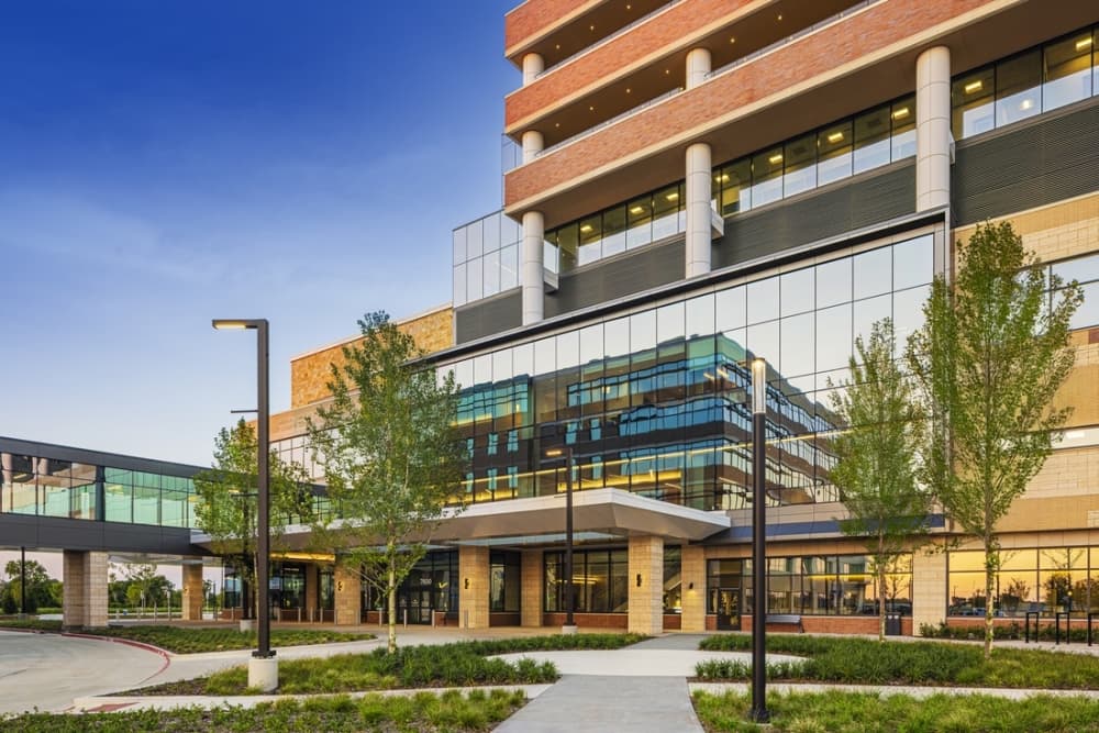 BSW PAG Parkway exterior hospital