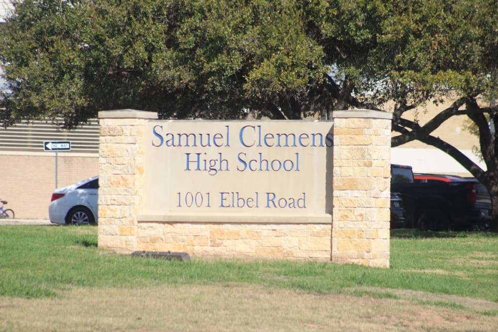 Schertz approves $86.5K agreement for traffic signal project near high school