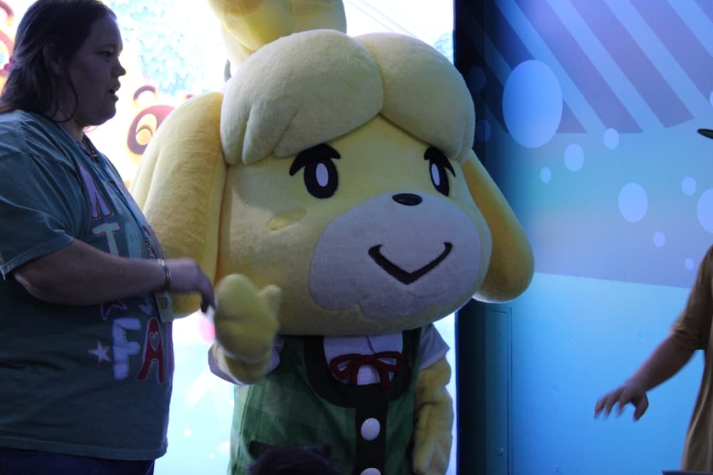 An Isabelle meet-and-greet will be available for visitors of SeaLife Grapevine through Feb. 22. (Patricia Ortiz/Community Impact)