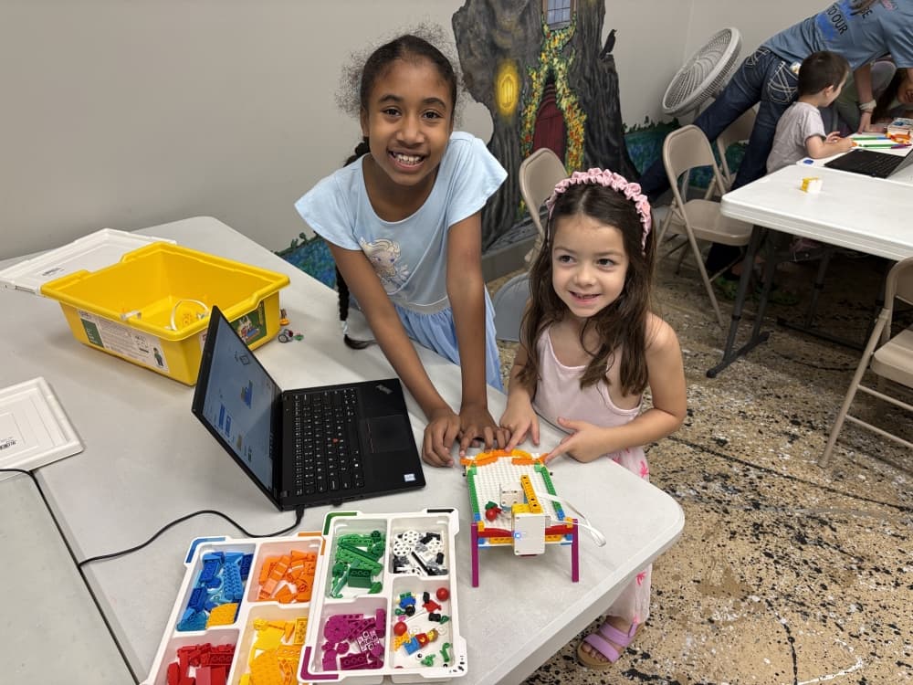 kids doing crafts