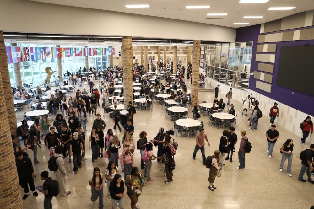 Denton ISD teachers to receive $750 pay increase; staff to see 1% midpoint payment