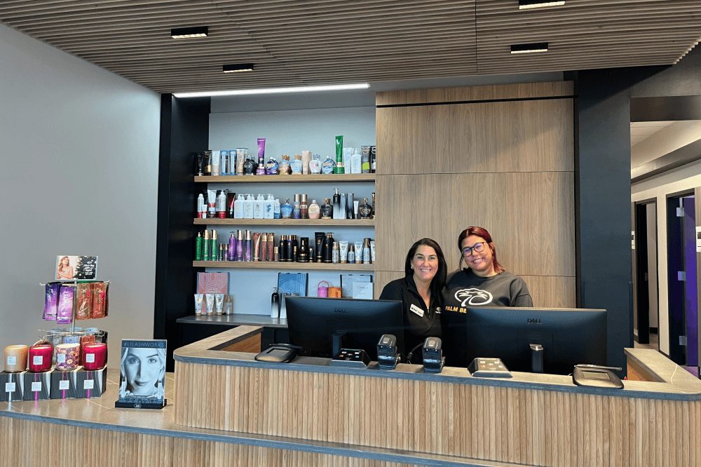 Palm Beach Tan Bastrop team members smiling
