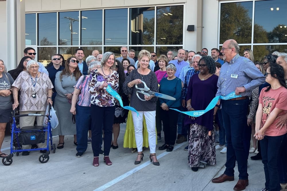 Round Rock Area Serving Center marks opening of expanded thrift store