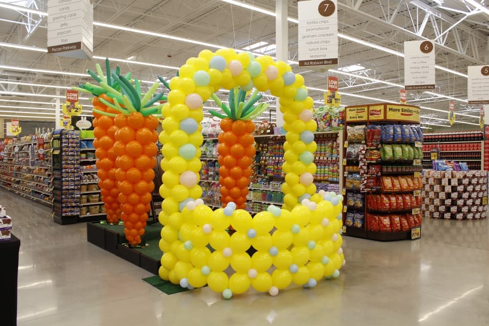 Shoppers can enjoy samples and in-store events throughout the day during opening weekend, including photos with the Easter Bunny. (Heather McCullough/Community Impact)