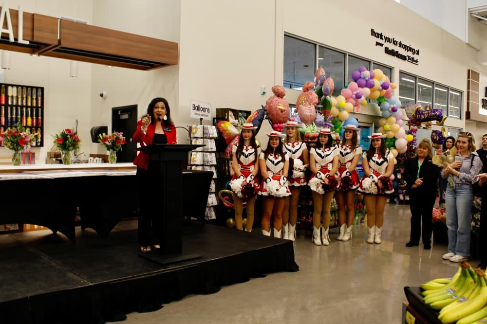 Christy Lara, the Tom Thumb director of public relations, thanked many of the contributors who helped bring this grocery store to life. (Heather McCullough/Community Impact)
