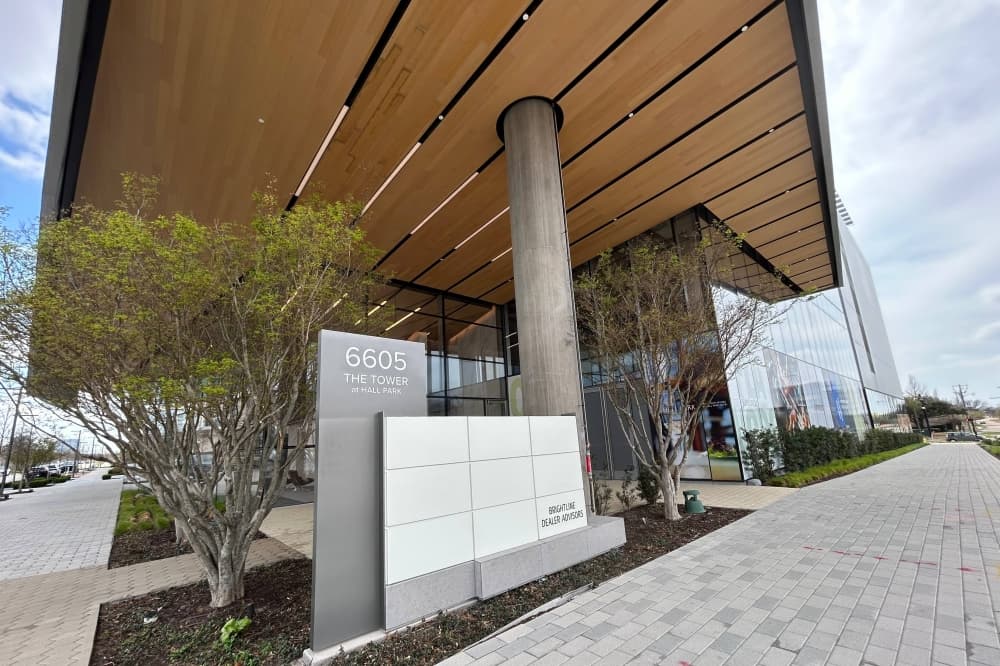 PNC Bank signs lease at Hall Park