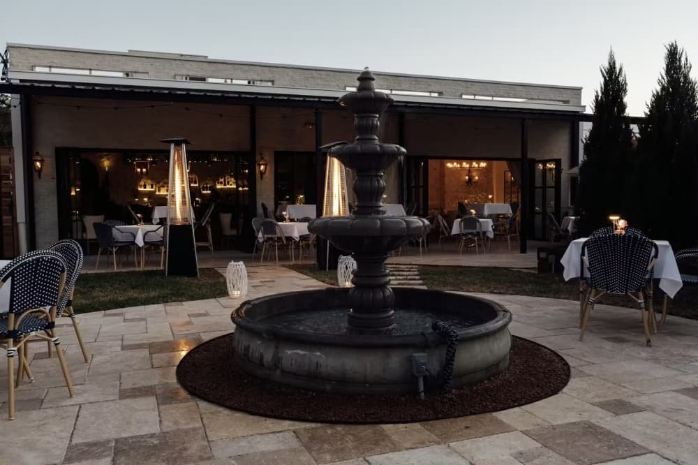 Where to enjoy food, drinks on outdoor patios near Bellaire, Meyerland and West University Place