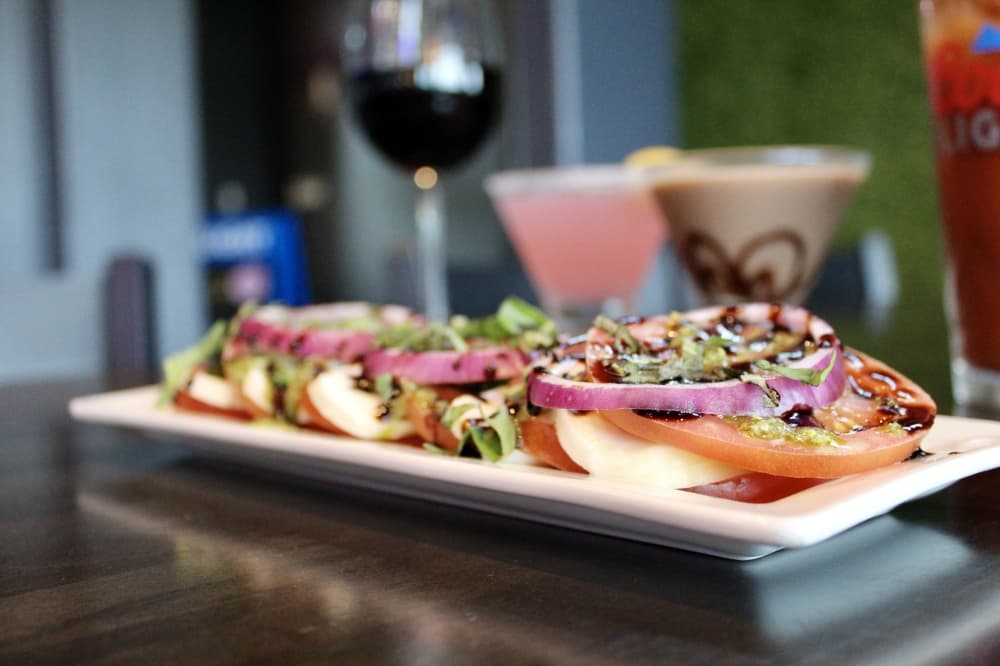 Three B’s On the Green offers family sports bar, grill with golf course views in Porter