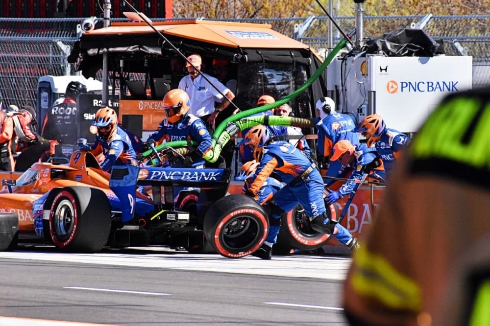 Scott Dixon's pit crew 