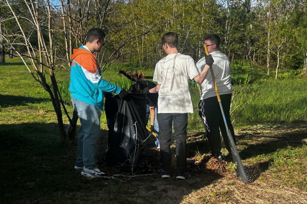 Lake Houston Outreach strengthens community through student mentorship
