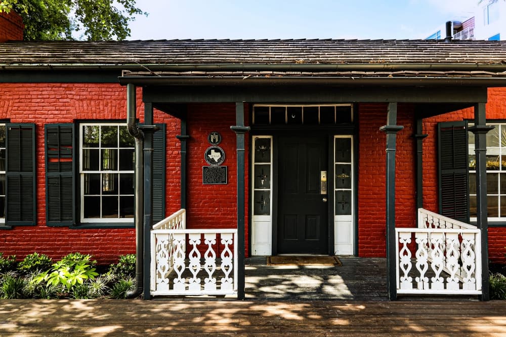 Aperitivo wine bar Aperí at Paggi House opens at The Loren Hotel Austin