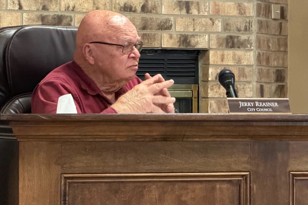 Roman Forest City Council member set to step down from council
