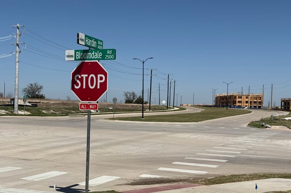 Engineering firm selected to design 2 traffic signals along Bloomdale Road