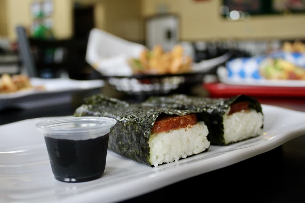 Ohana Poke Bowl is one of the only eateries in the area offering Musubi. (Jovanna Aguilar/Community Impact)
