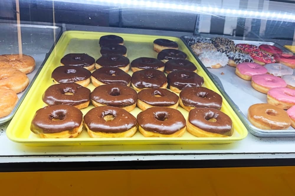 Golden Glaze Donuts offers sweet treats in Grapevine