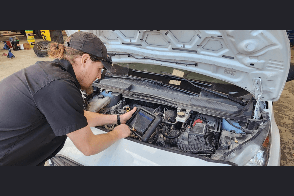 san antonio mechanic working on car