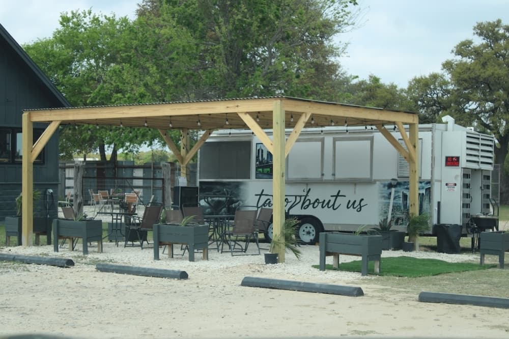 Taco truck opens at locally-owned bar in Boerne