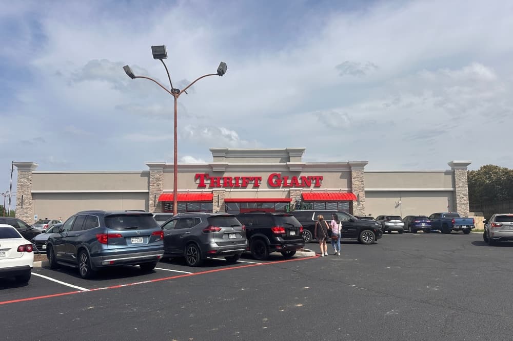 Thrift Giant exterior