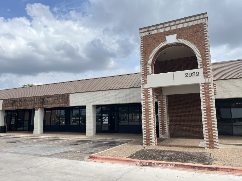 Half Price Books closes South Lamar location, will relocate to South First Street