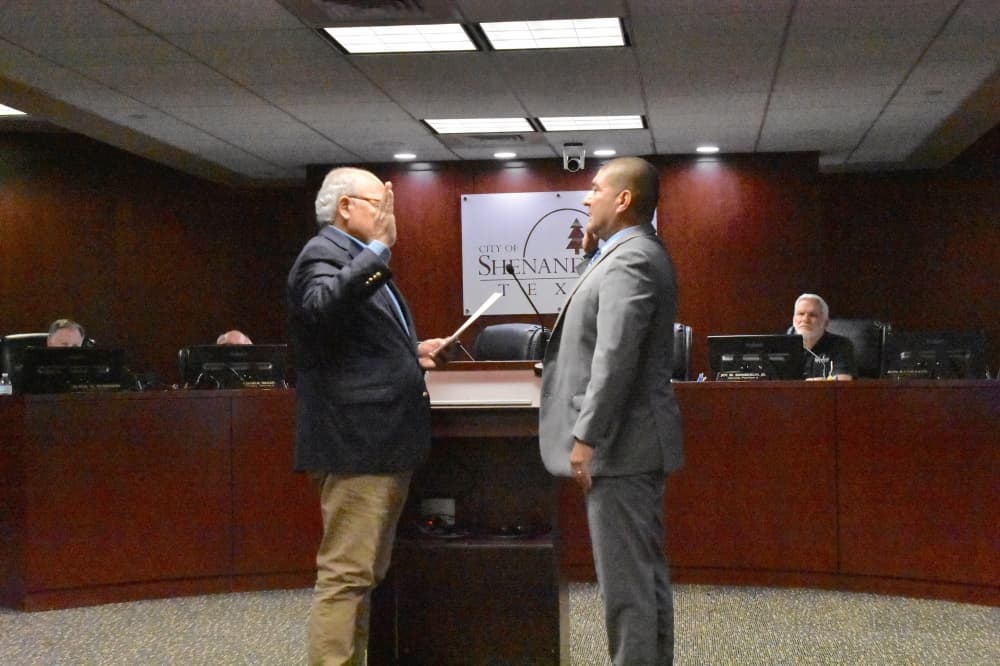 New Shenandoah City Administrator Sam Masiel sworn into role