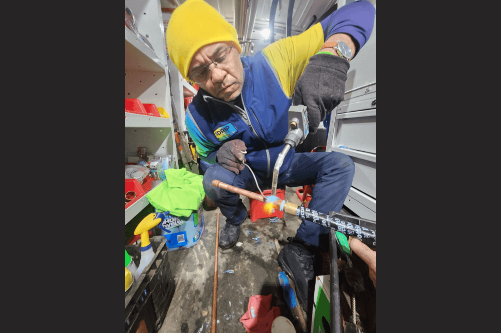 denton plumber working