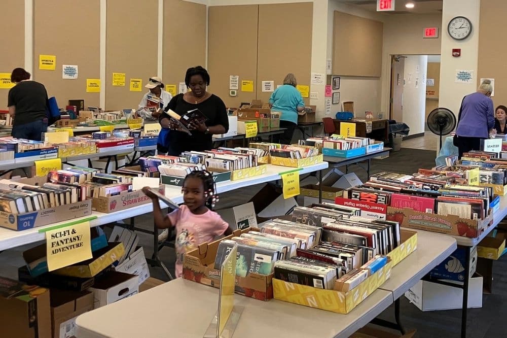 Bastrop library fundraiser pairs books with blooms April 24-25