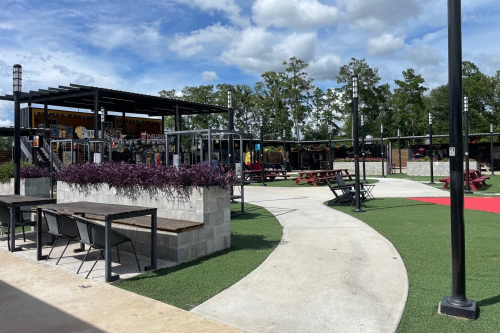 Spring fling market, Eagles tribute concert: 5 events to attend in New Caney, Porter, April 16-21