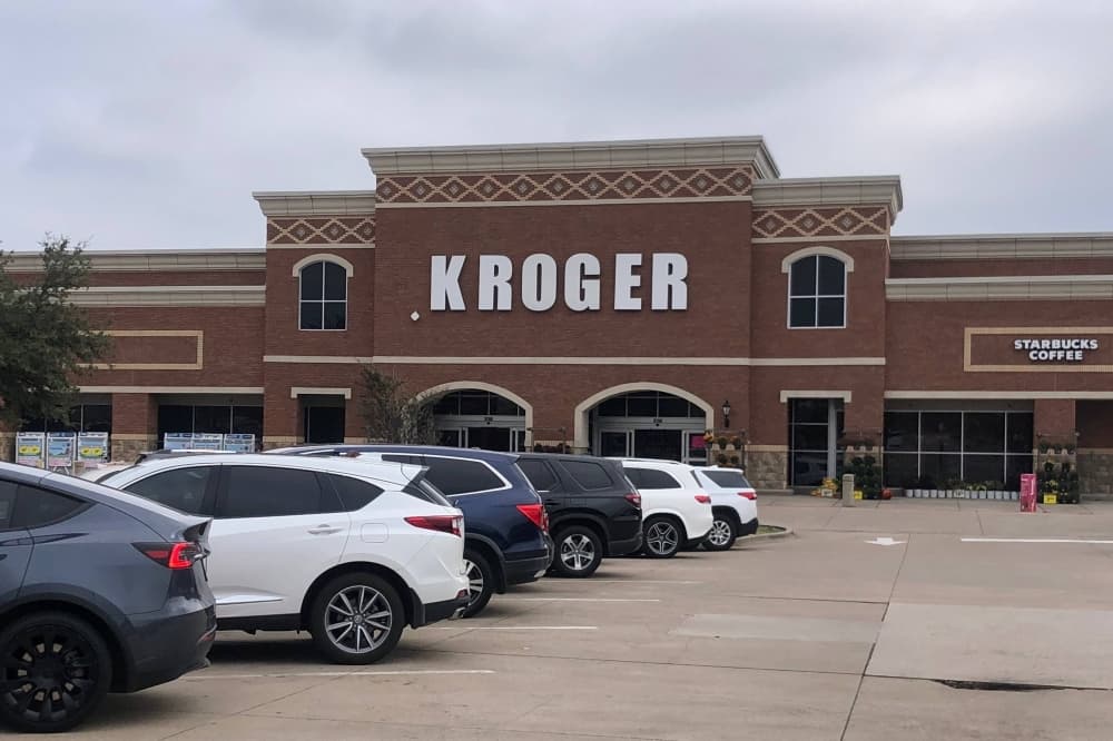 Plans for new retail buildings, fitness center at former Plano Kroger advance