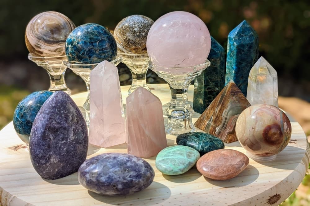 UnEarthed crystal display